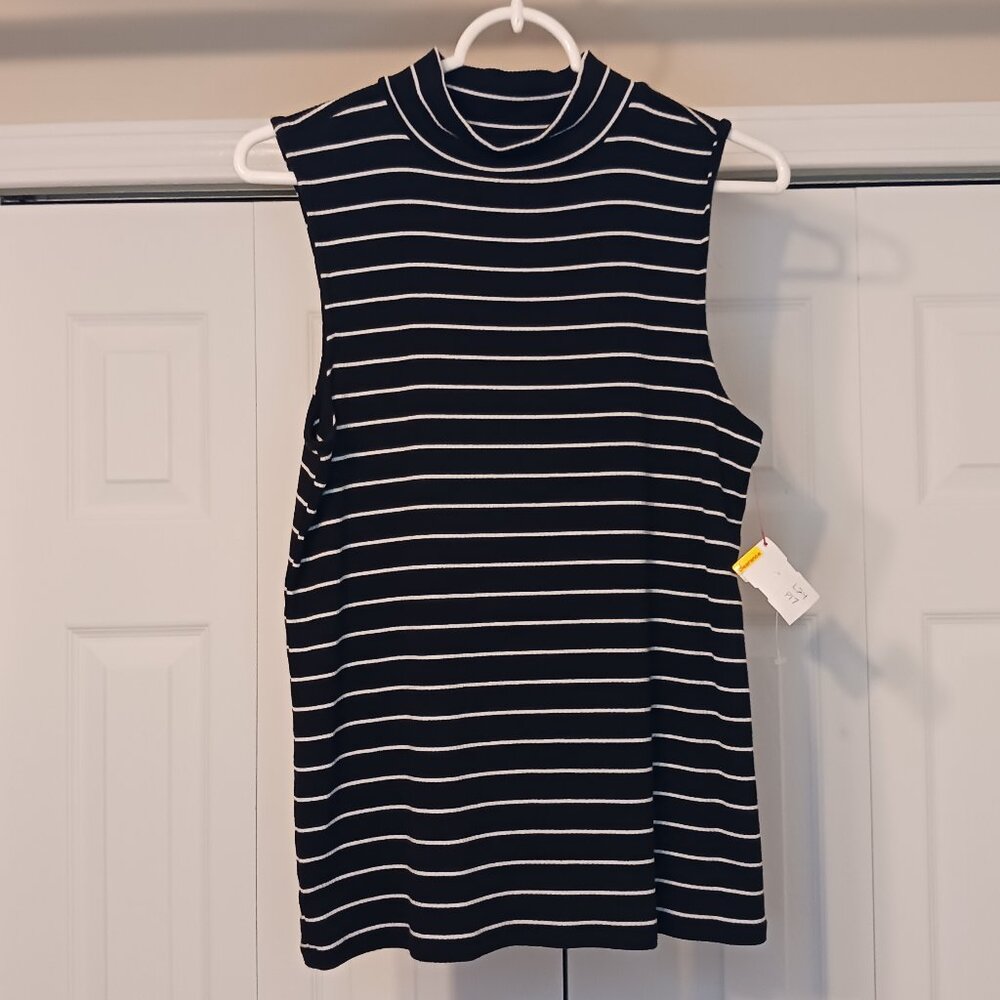 #98 3/$18 - Ana Blue/White Tank Top Size XL